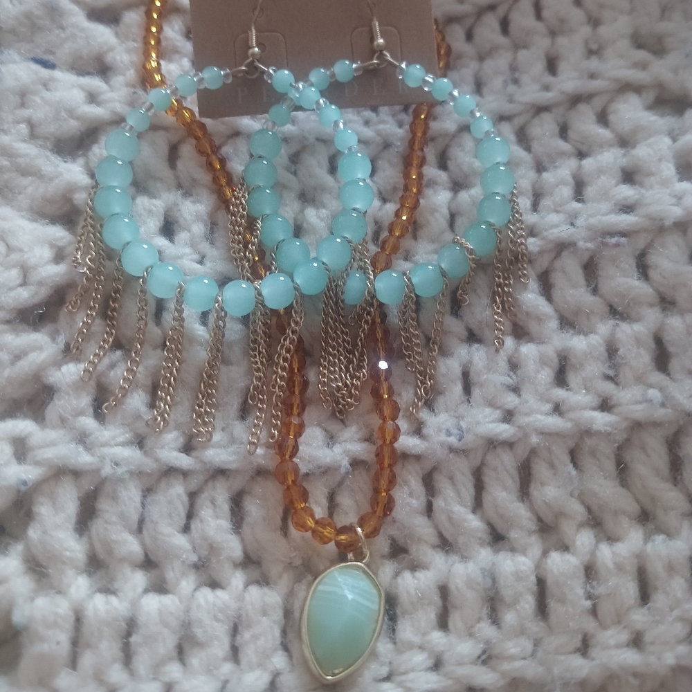 Chic Gold and Turquoise Hoop Earrings